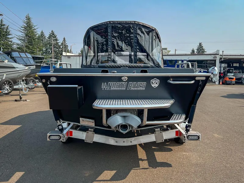 Slide: The Image of North River 23 Commander 2026 - 4