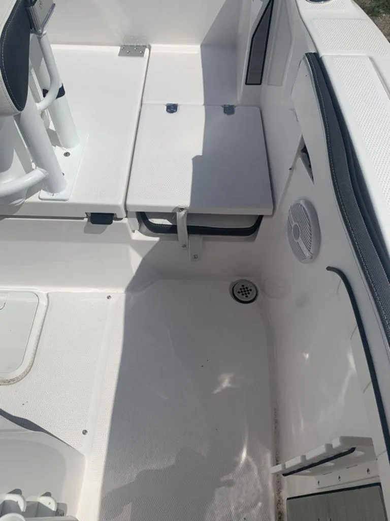 Slide: The Image of Yamaha 222 FSH Sport 2025 - 9