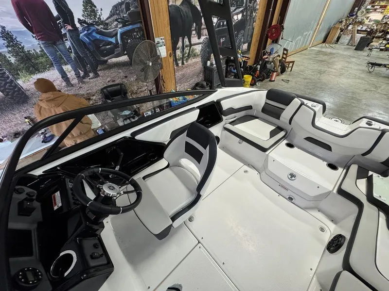 Slide: The Image of Yamaha AR195 2025 - 10