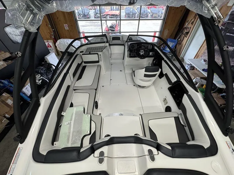 Slide: The Image of Yamaha AR195 2025 - 4