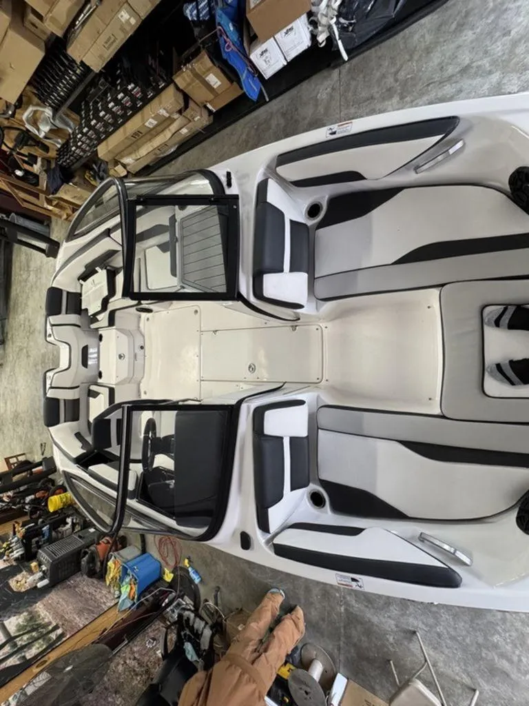 Slide: The Image of Yamaha AR195 2025 - 8