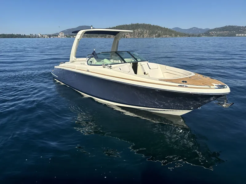 Slide: The Image of Chris-Craft Launch 28 GT 2025 - 3