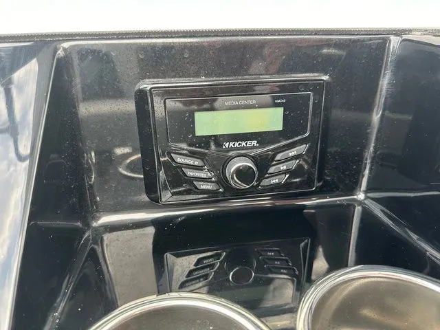 Slide: The Image of Scarab 255 Open SE 2025 - 12