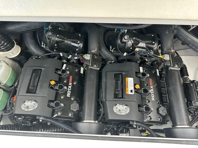 Slide: The Image of Scarab 255 Open SE 2025 - 19