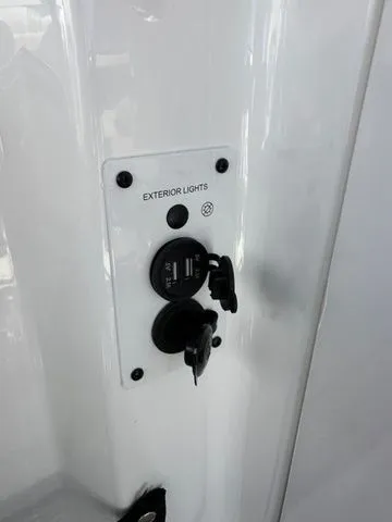 Slide: The Image of Scarab 255 SE 2025 - 15