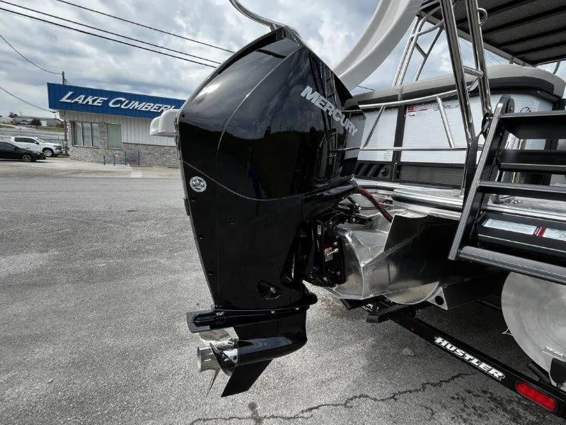 Slide: The Image of Crest Caribbean 250 USD 2025 - 18