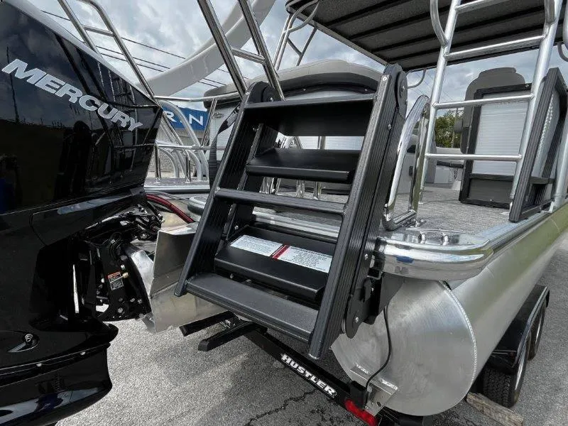 Slide: The Image of Crest Caribbean 250 USD 2025 - 19