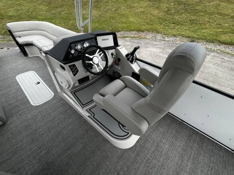 Slide: The Image of Crest Caribbean 250 USD 2025 - 41