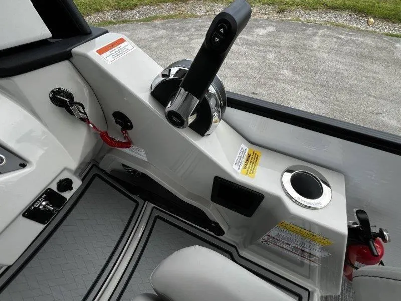 Slide: The Image of Crest Caribbean 250 USD 2025 - 50