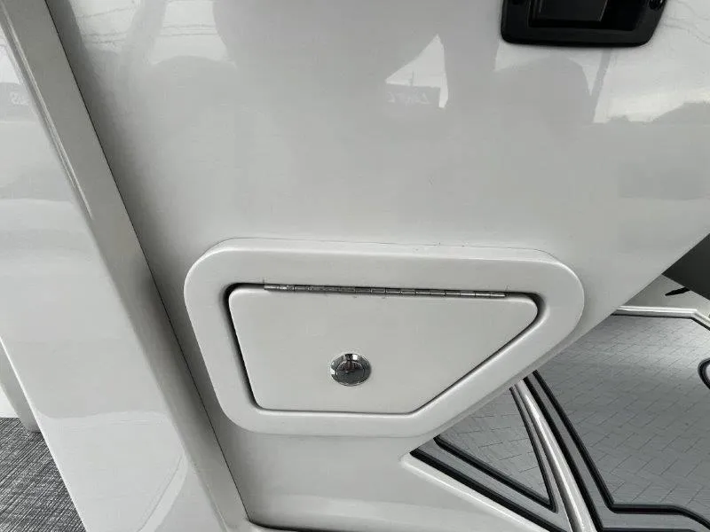 Slide: The Image of Crest Caribbean 250 USD 2025 - 55