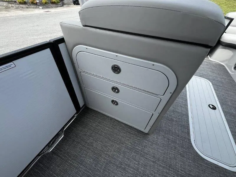 Slide: The Image of Crest Caribbean 250 USD 2025 - 72