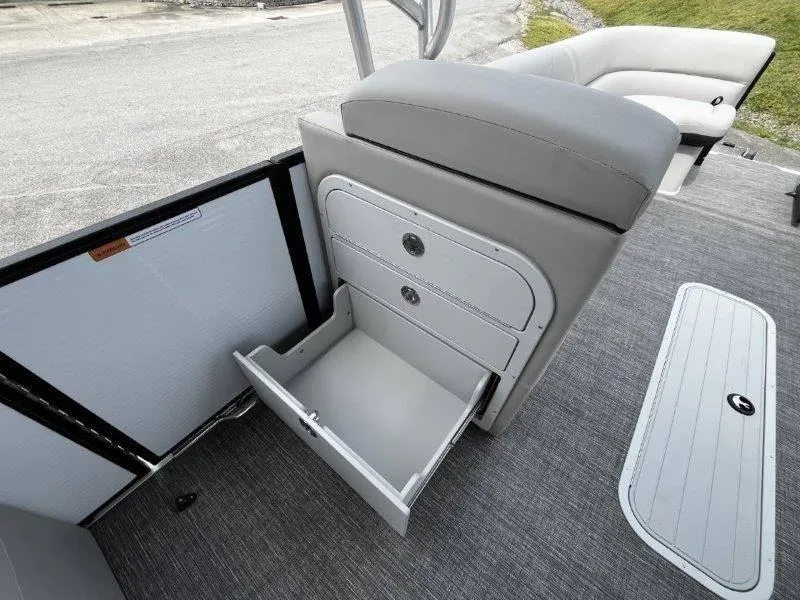 Slide: The Image of Crest Caribbean 250 USD 2025 - 78