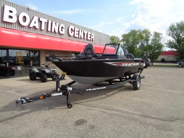 Slide: The Image of 2025 Tracker Pro Guide V-175 Combo boat at Boating Center. - 4