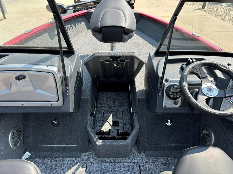Slide: The Image of Interior view of 2025 Tracker Pro Guide V-175 Combo boat cockpit. - 5