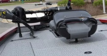 Slide: The Image of 2025 Tracker Pro Team 195 Tournament Edition boat with fishing seat and trolling motor. - 3