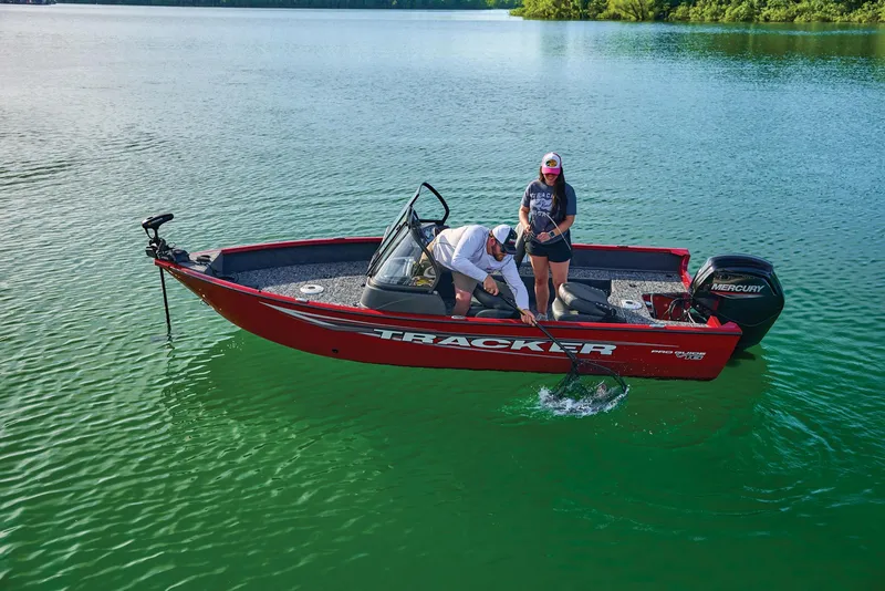 Slide: The Image of Tracker Pro Guide V-16 WT 2025 - 63