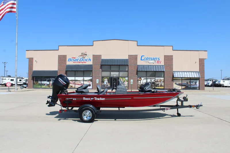 The Image of 2025 Tracker Bass Tracker Classic XL boat parked outside dealership. - 0