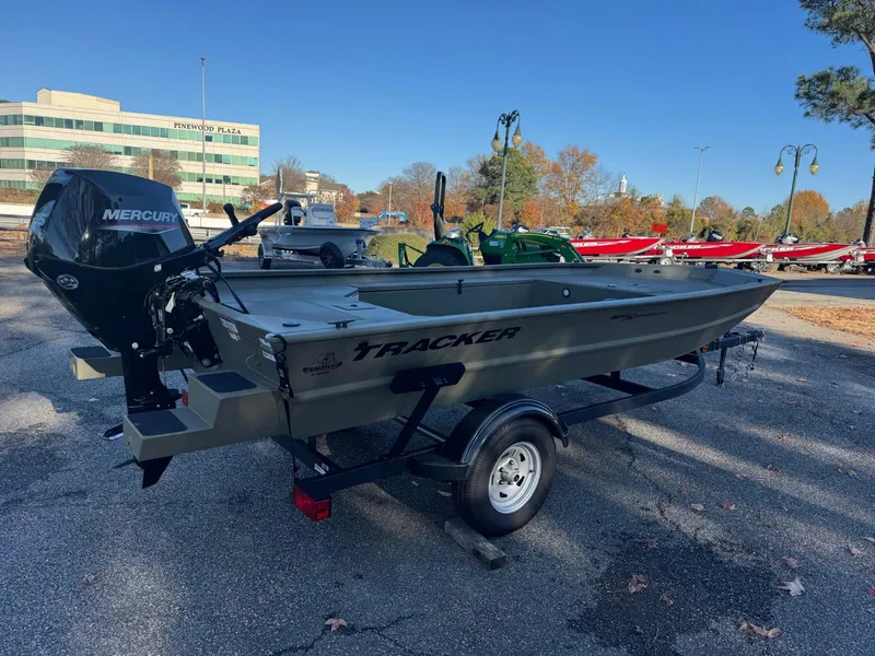 Slide: The Image of Tracker Grizzly 1654 T Sportsman 2025 - 50