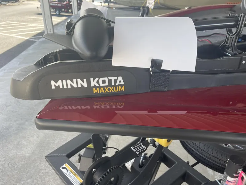 Slide: The Image of Minn Kota Maxxum trolling motor on 2025 Tracker Pro Team 195 Tournament Edition boat. - 8