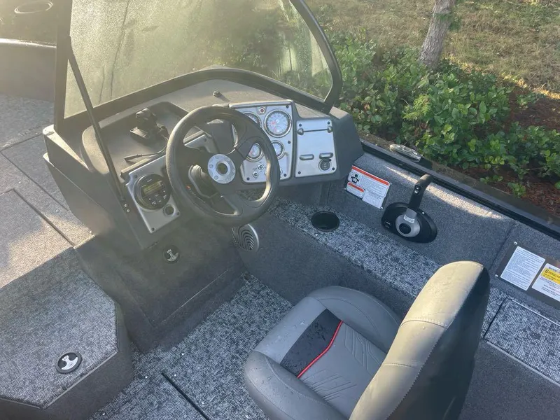 Slide: The Image of Tracker Pro Guide V-175 Combo 2025 - 64