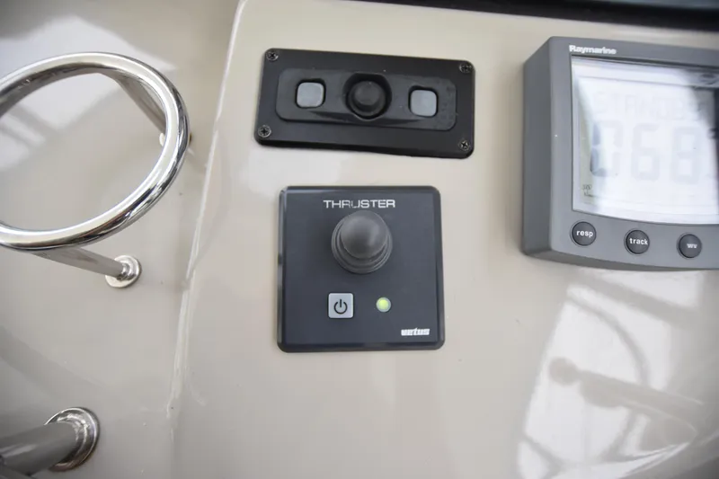 Slide: The Image of Sea Ray 420 Sundancer 2005 - 54