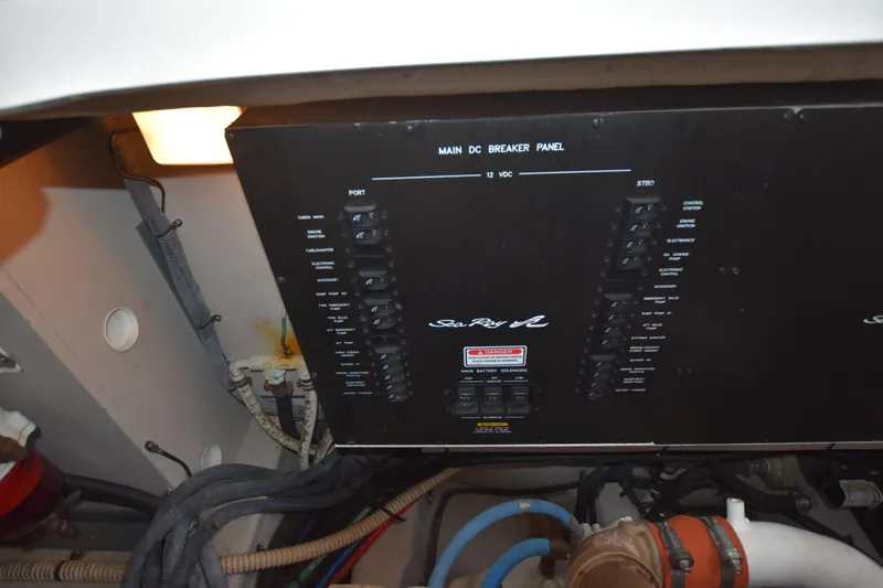 Slide: The Image of Sea Ray 420 Sundancer 2005 - 65