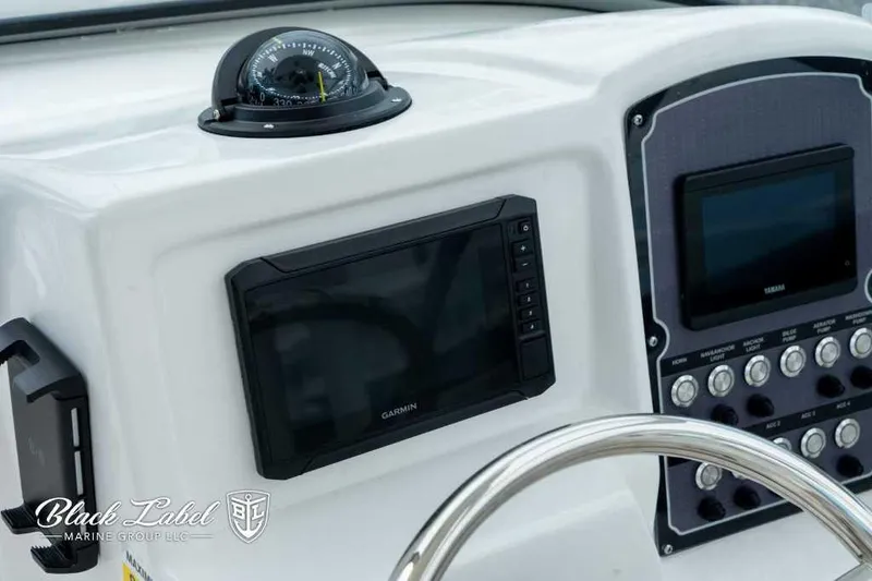 Slide: The Image of Sea Fox 228 Traveler Dual Console 2025 - 13