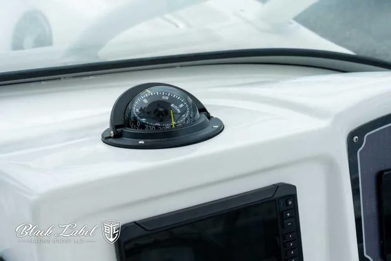 Slide: The Image of Sea Fox 228 Traveler Dual Console 2025 - 14