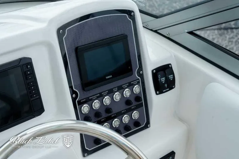 Slide: The Image of Sea Fox 228 Traveler Dual Console 2025 - 15