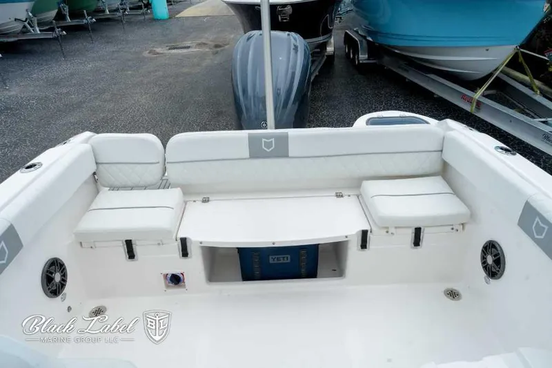 Slide: The Image of Sea Fox 228 Traveler Dual Console 2025 - 18
