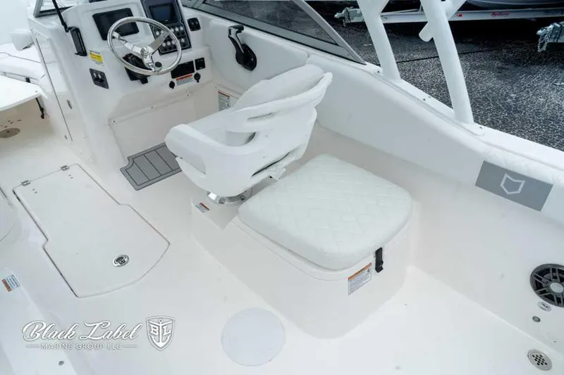 Slide: The Image of Sea Fox 228 Traveler Dual Console 2025 - 19