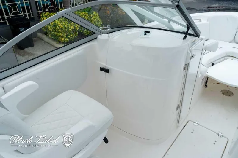 Slide: The Image of Sea Fox 228 Traveler Dual Console 2025 - 20