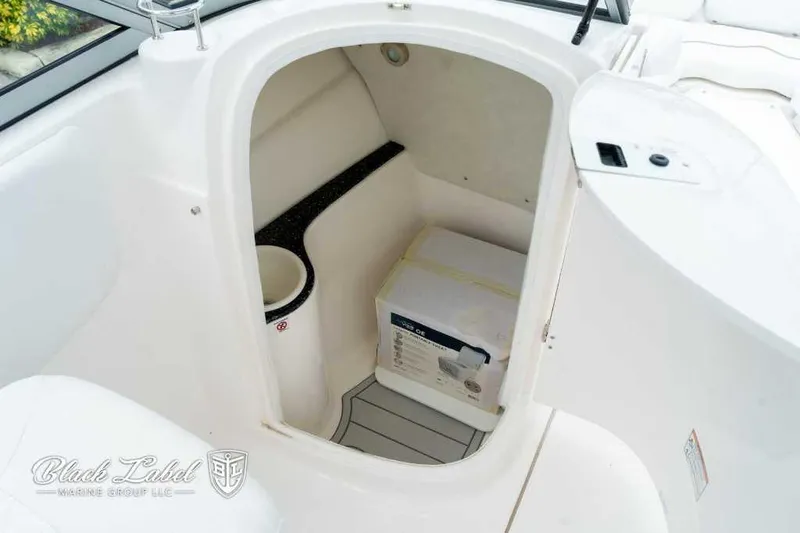 Slide: The Image of Sea Fox 228 Traveler Dual Console 2025 - 21