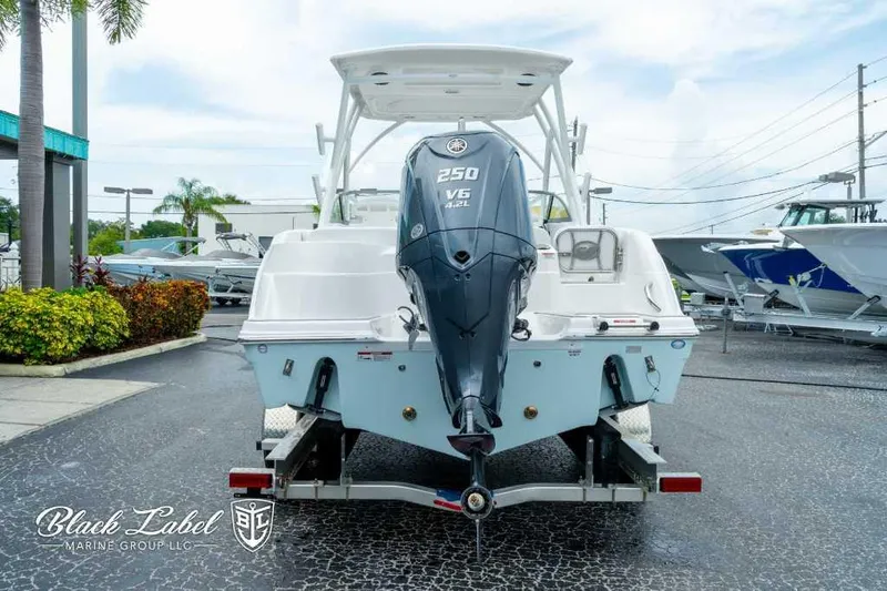 Slide: The Image of Sea Fox 228 Traveler Dual Console 2025 - 3