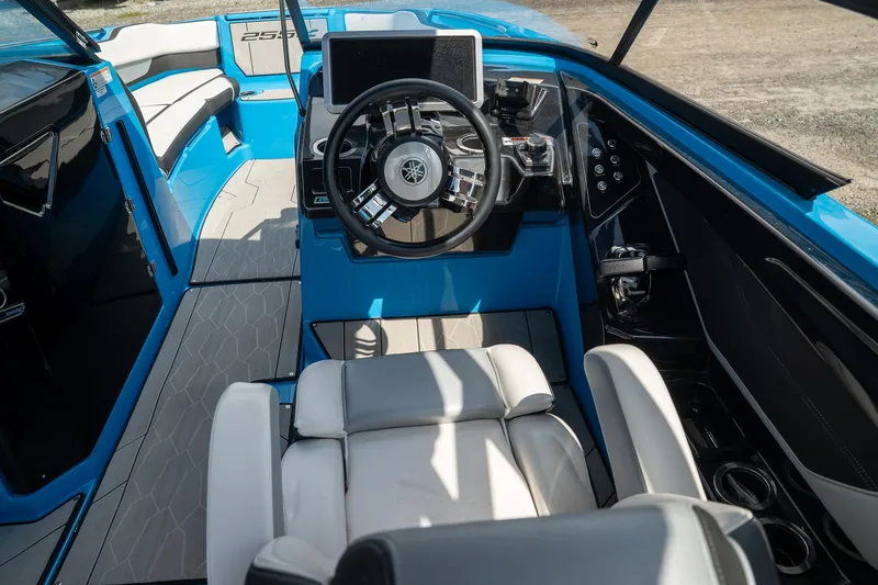 Slide: The Image of Yamaha 255XD 2023 - 13