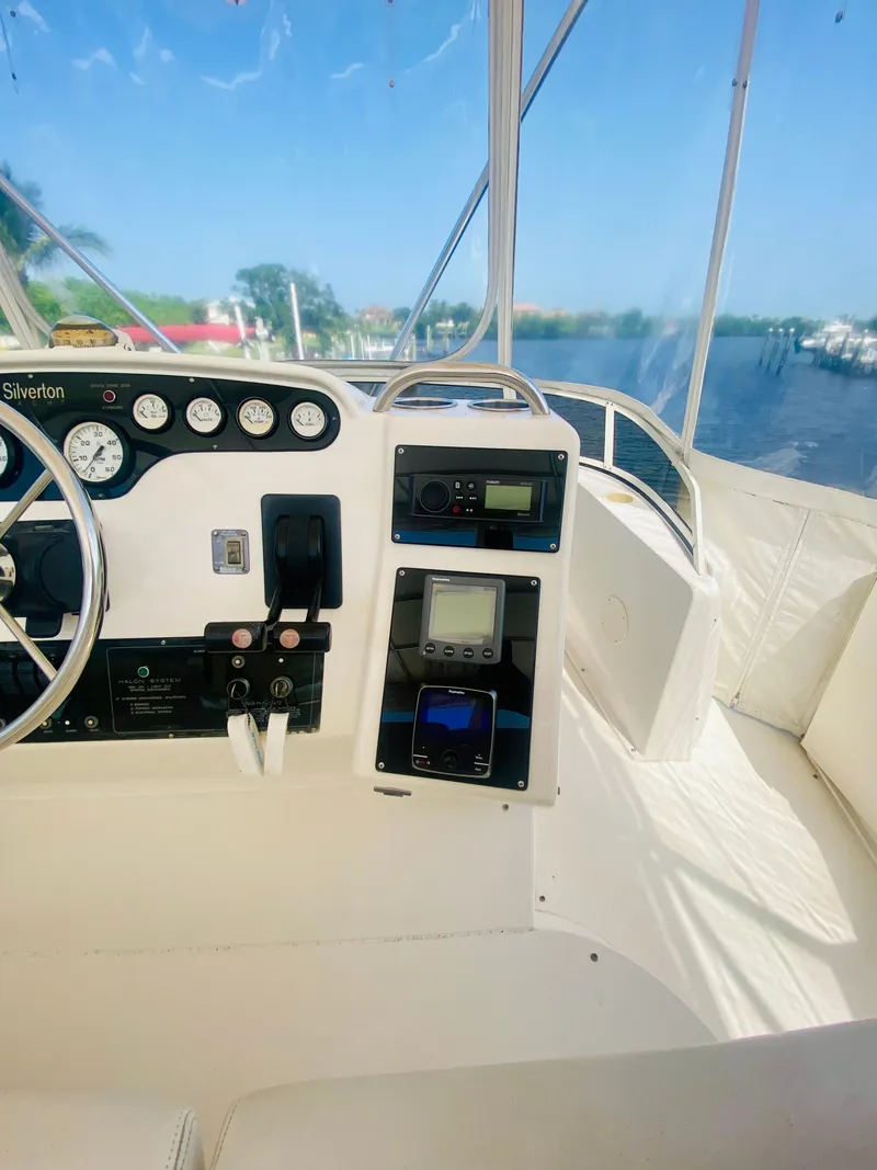 Slide: The Image of Silverton 392 Motor Yacht 1997 - 20