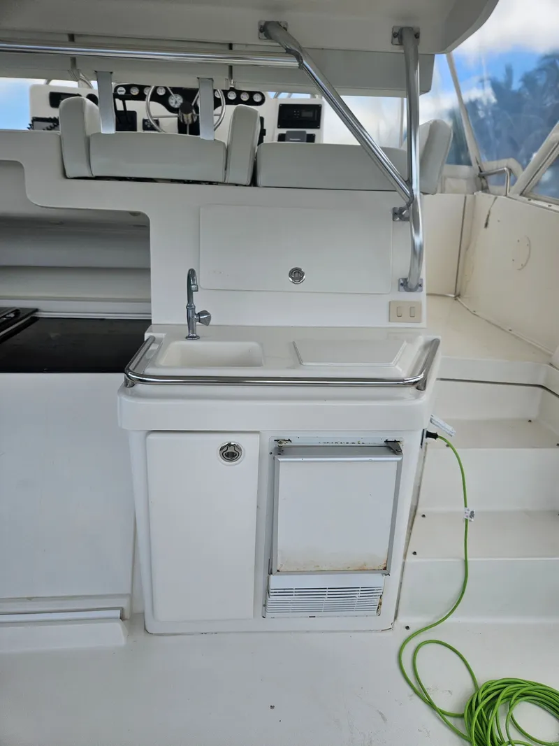 Slide: The Image of Silverton 392 Motor Yacht 1997 - 34