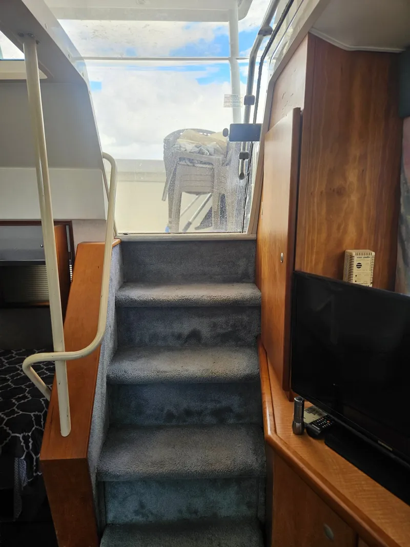 Slide: The Image of Silverton 392 Motor Yacht 1997 - 38