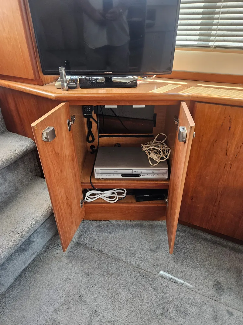 Slide: The Image of Silverton 392 Motor Yacht 1997 - 45