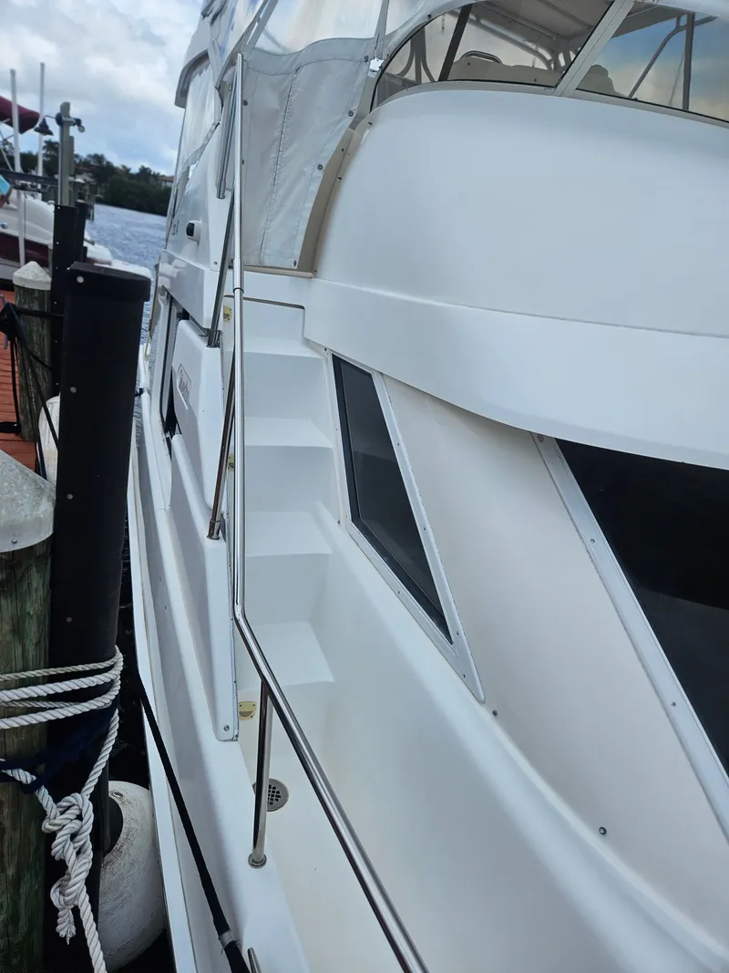 Slide: The Image of Silverton 392 Motor Yacht 1997 - 9