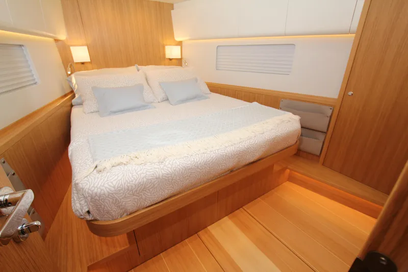 Slide: The Image of Master cabin from aft P - 21