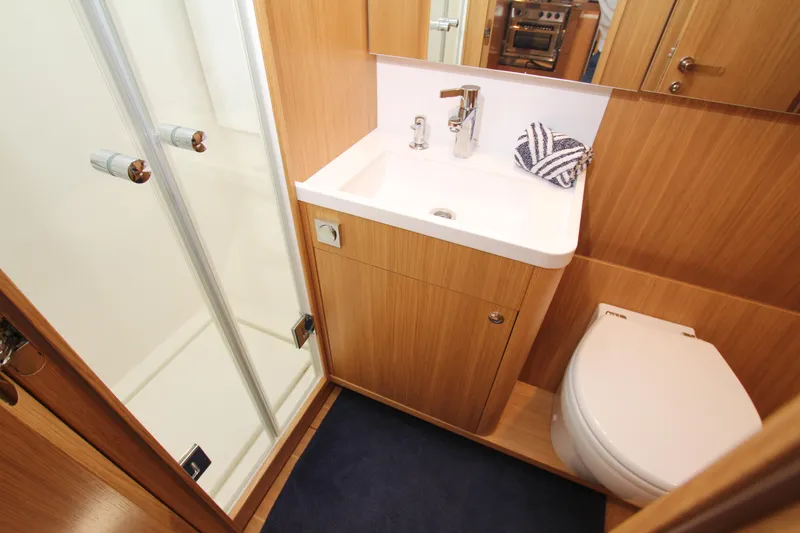 Slide: The Image of Master cabin head - 22