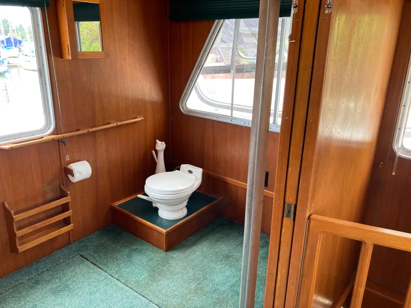 Slide: The Image of PILOTHOUSE HEAD - 10