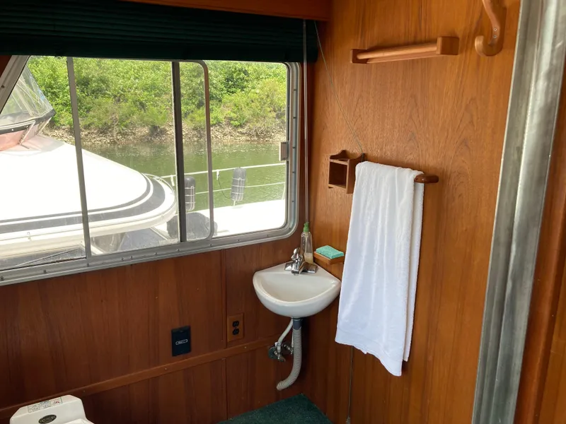 Slide: The Image of HEAD PILOTHOUSE - 12