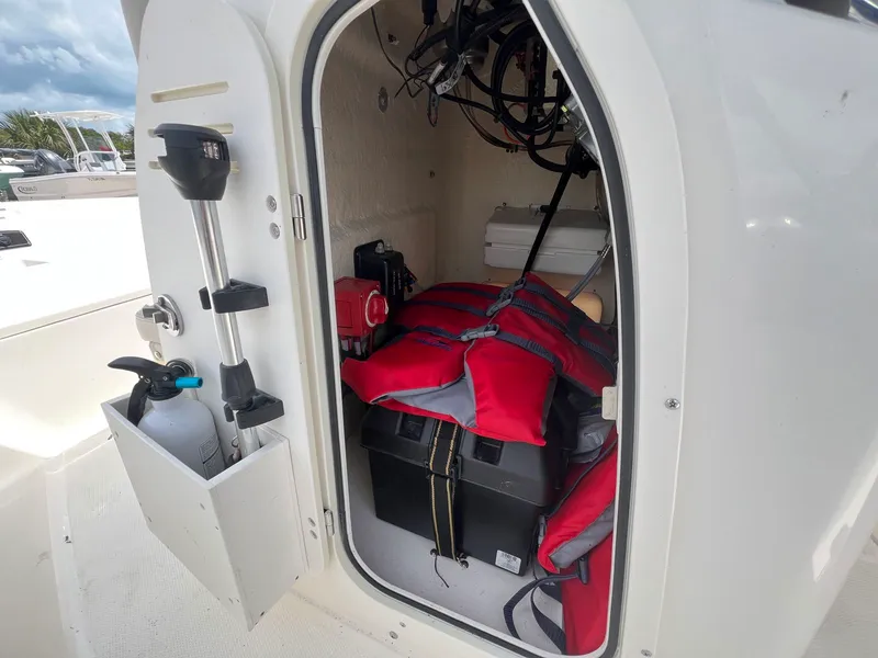 Slide: The Image of Boston whaler 150 Montauk 2023 - 14