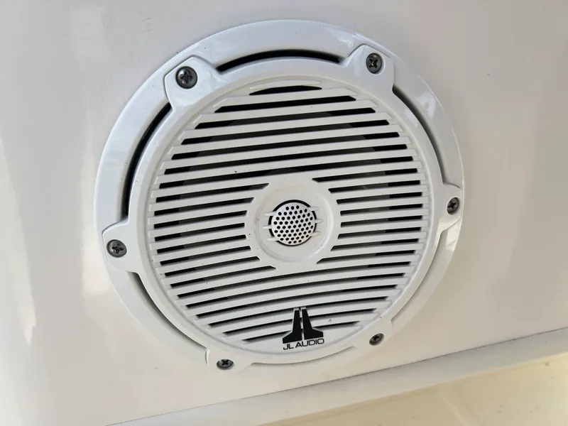 Slide: The Image of Boston whaler 150 Montauk 2023 - 15