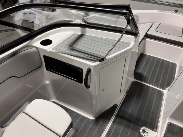 Slide: The Image of Yamaha SX190 2025 - 10