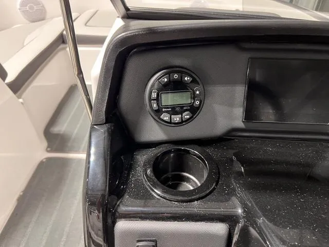 Slide: The Image of Yamaha SX190 2025 - 15