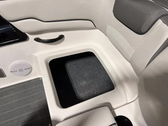 Slide: The Image of Yamaha SX190 2025 - 8