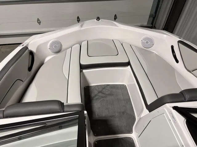 Slide: The Image of Yamaha AR190 2025 - 16